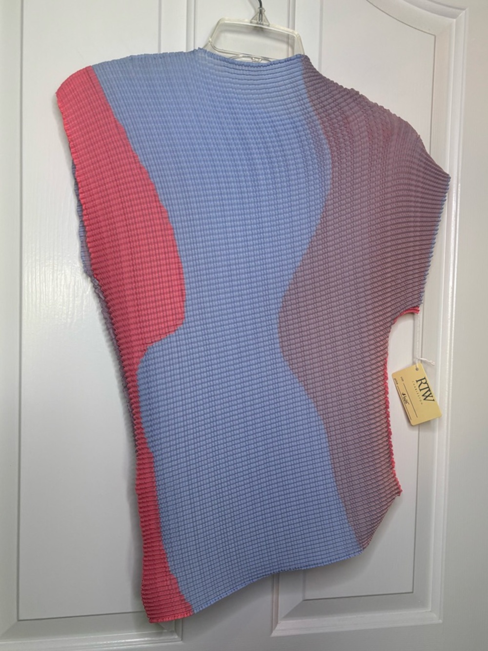 NWT ISSEY MIYAKE Unique Pleated Wave Colorblock Top in Coral & Periwink size 2/S - Picture 11 of 13